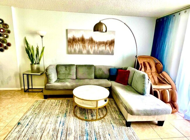 Foto del edificio - 3161 S Ocean Dr