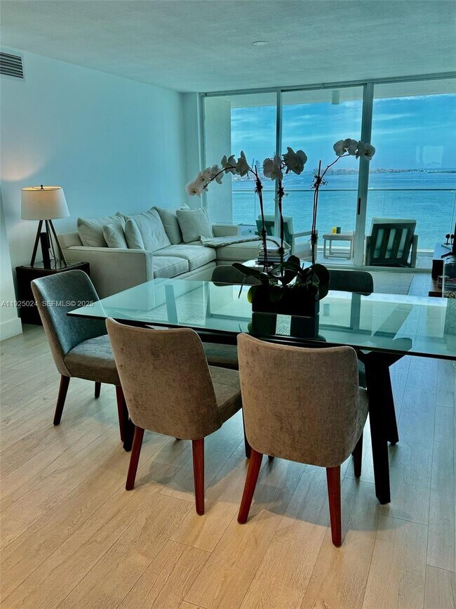 Foto del edificio - 800 Claughton Island Dr