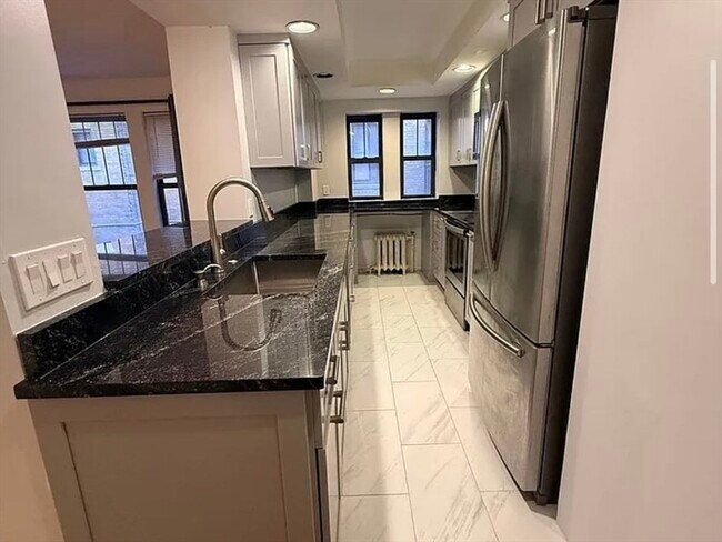 Foto del edificio - 466 Park Dr