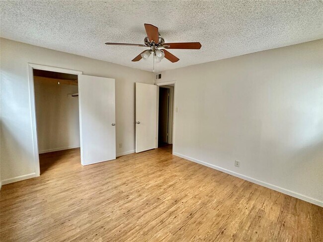 Foto del edificio - 3438 Willowrun Dr