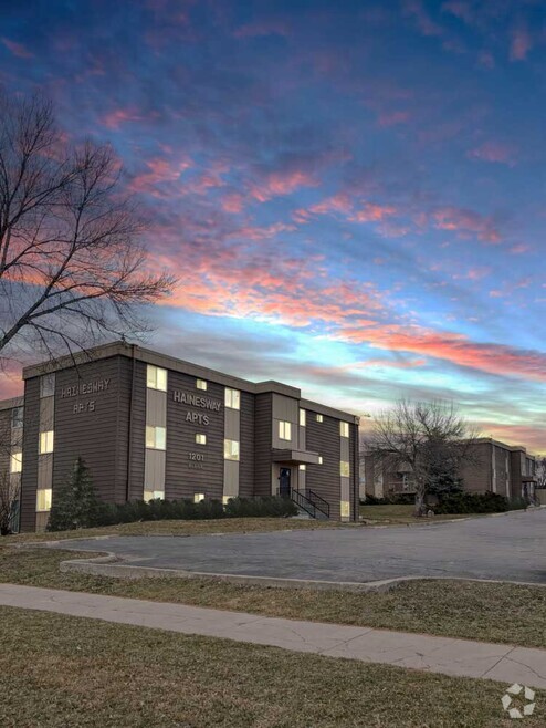 Building Photo - The Place at Hainesway