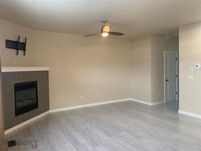 Foto del edificio - 796 Quail Run Rd