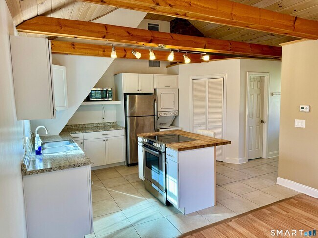 Foto del edificio - 114 Meadow Lark Ln