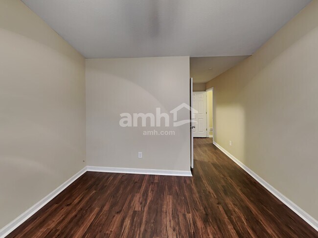 Building Photo - 148 Westridge Boulevard