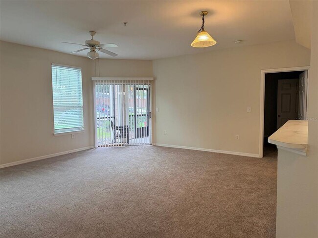 Building Photo - 2025 Erving Cir