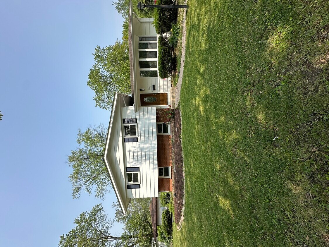 Foto principal - 18816 Park Ave