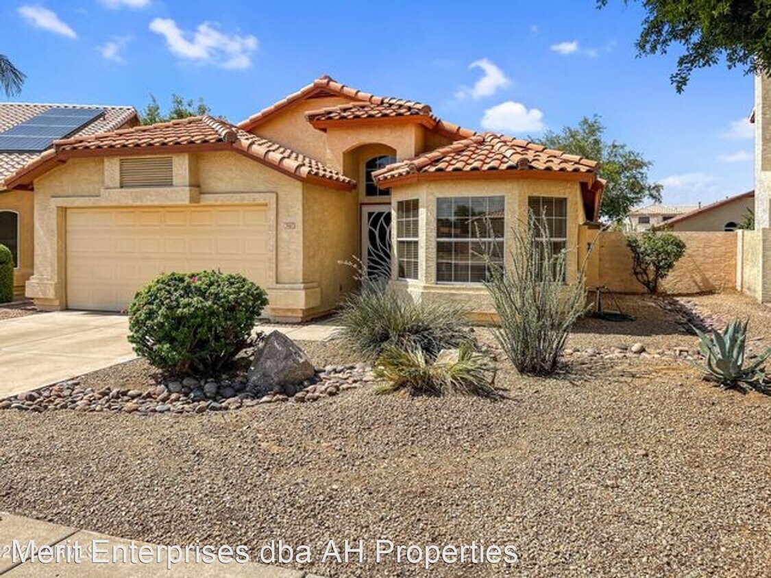 3 br, 2 bath House 7943 W KIMBERLY WAY House Rental in Glendale, AZ