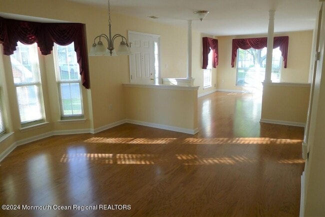 Building Photo - 5 Oxford Rd