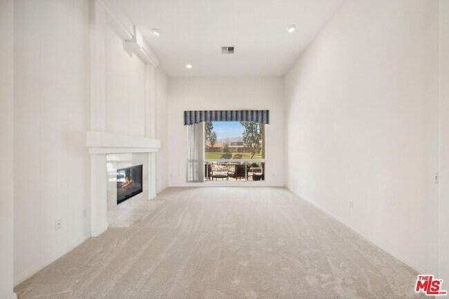 Foto del edificio - 78586 Kensington Ave