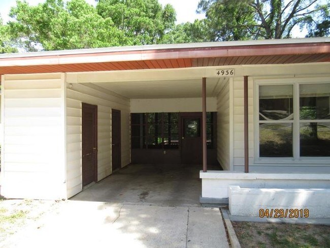 Building Photo - 4936 Springhill Dr