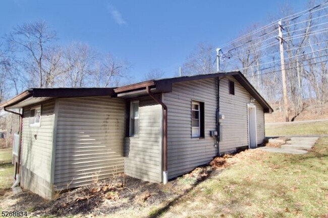 Foto del edificio - 53 Libertyville Rd