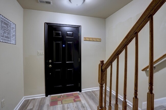 Foto del edificio - 3BD/2.2BA Fabulous End-Unit Townhome in Columbia
