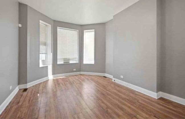 Building Photo - 6420 S Marshfield Ave