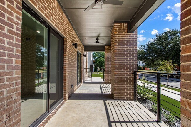 Foto del edificio - 3141 Waits Ave