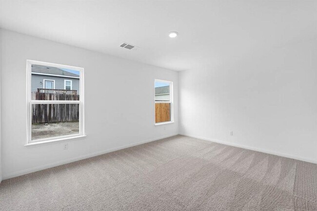 Building Photo - 205 Paradise Cyn Dr