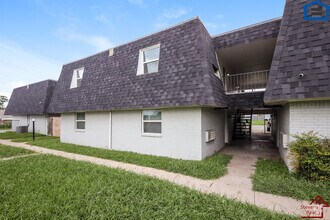 Building Photo - 2111 NW Lindy Ave