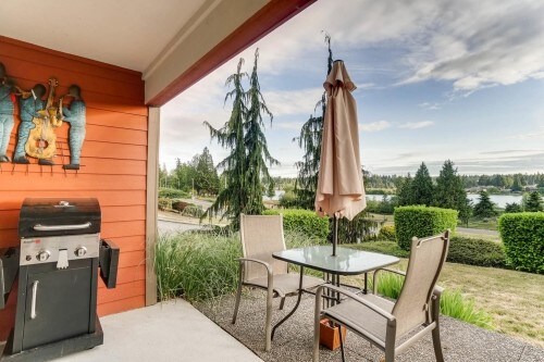 Building Photo - 1396 Quorum Real Estat - 2 bedrooms + den