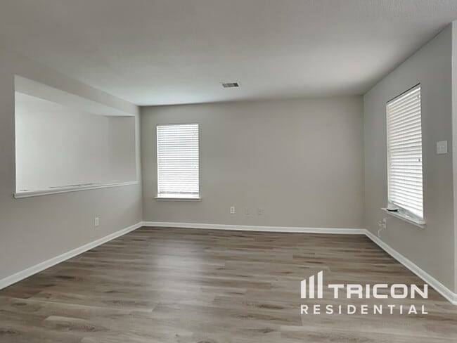 Foto del edificio - 22110 Orchard Dale Dr