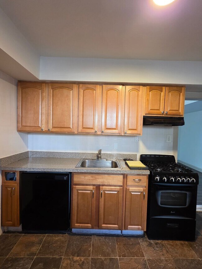 Foto del edificio - 2817 W Queen Ln