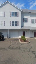 Building Photo - 11 Mannions Ln