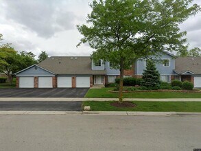 Building Photo - 1521 Commodore Ct