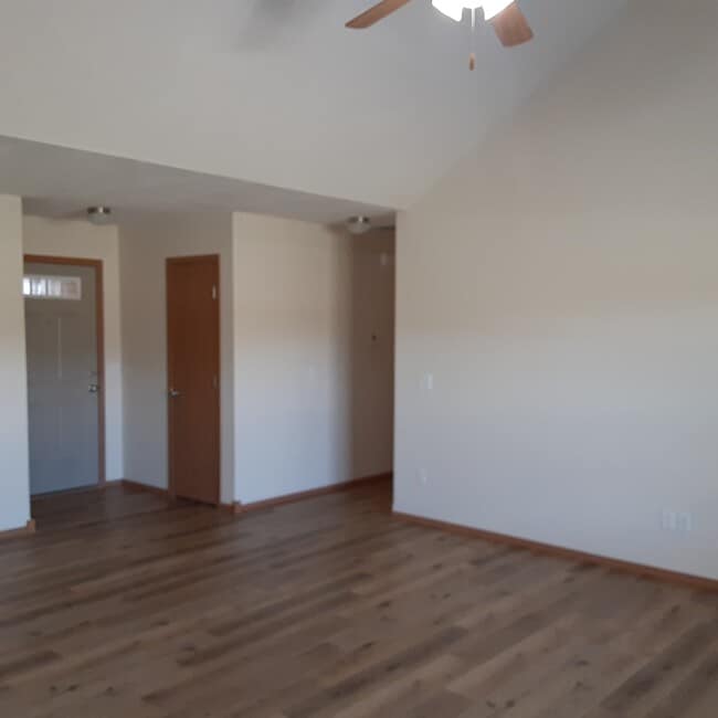 Building Photo - 4475 W Nicholas St