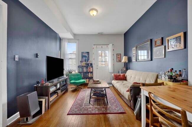 Foto del edificio - 2545 W North Ave