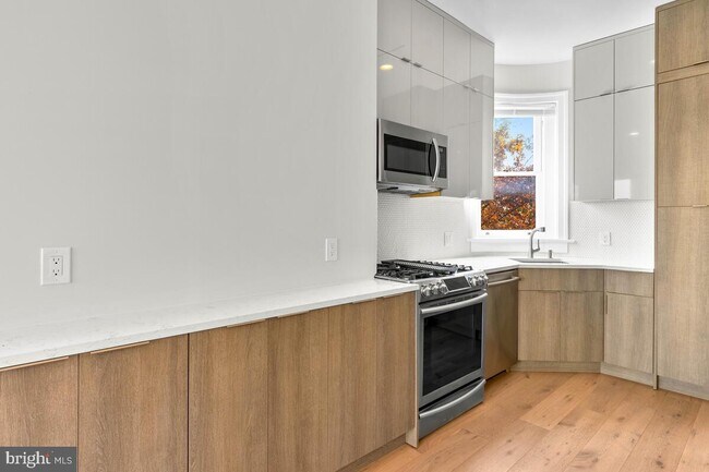 Foto del edificio - 2112 Wyoming Ave NW