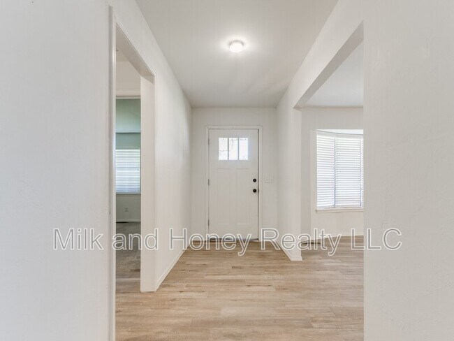 Foto del edificio - 3004 Kent Dr