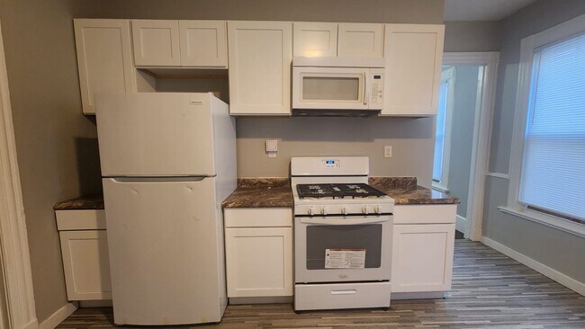Building Photo - 254 Winthrop Ave
