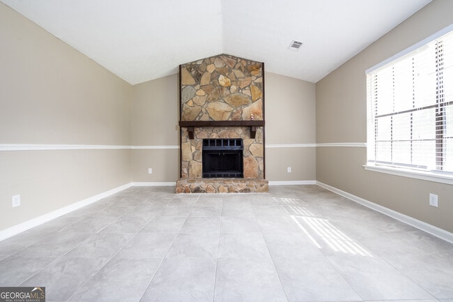 Building Photo - 5722 Phillips Dr