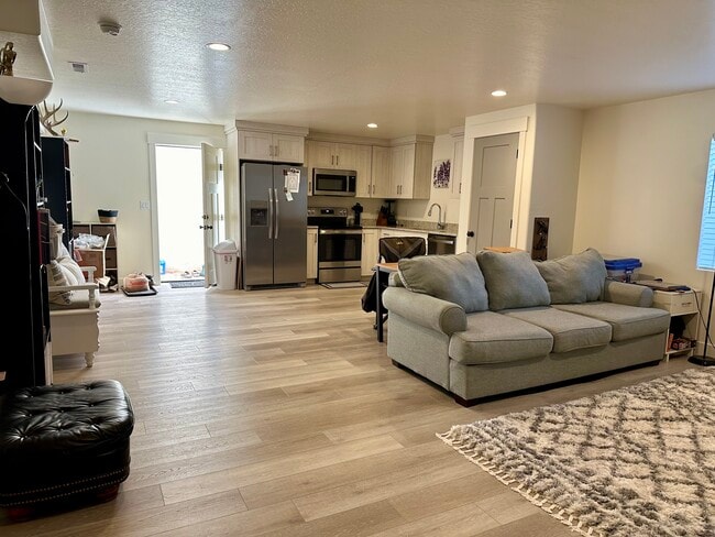 Foto del edificio - 4349 Half Mile Rd