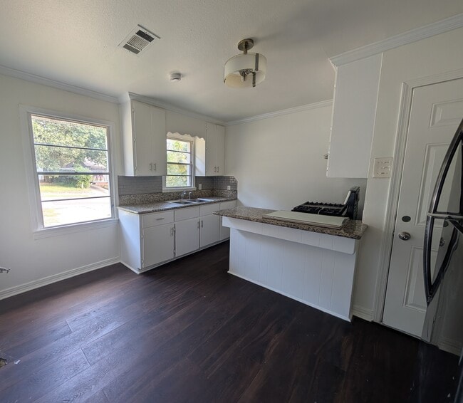 Building Photo - 4909 Gum St