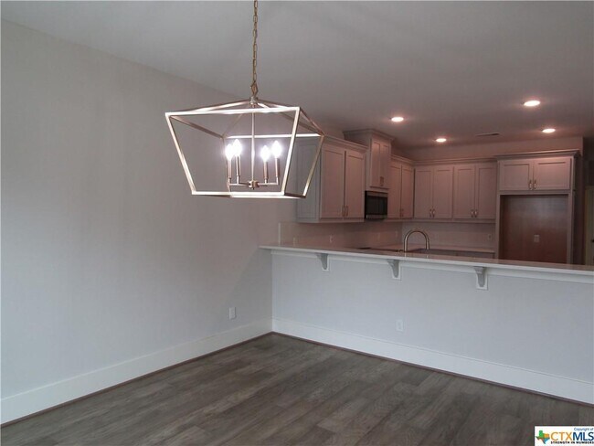 Foto del edificio - 406A W Crestwood Dr