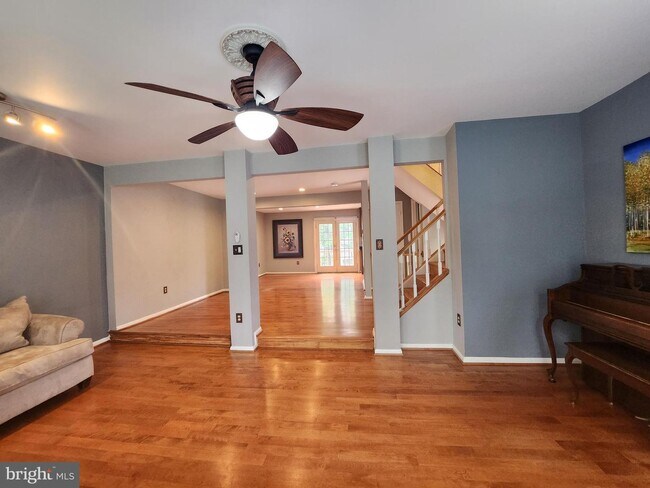 Building Photo - 13923 Middle Creek Pl