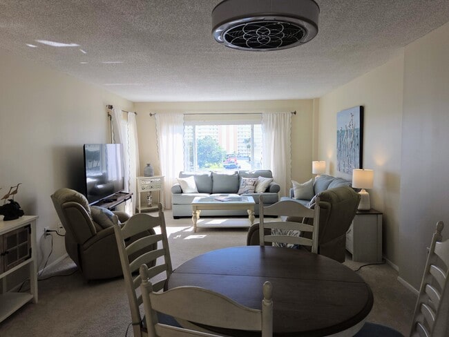 Photo - 4650 Cove Cir (Saint Petersburg, FL) Townhome