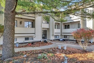 Building Photo - 2109 Melrose Dr