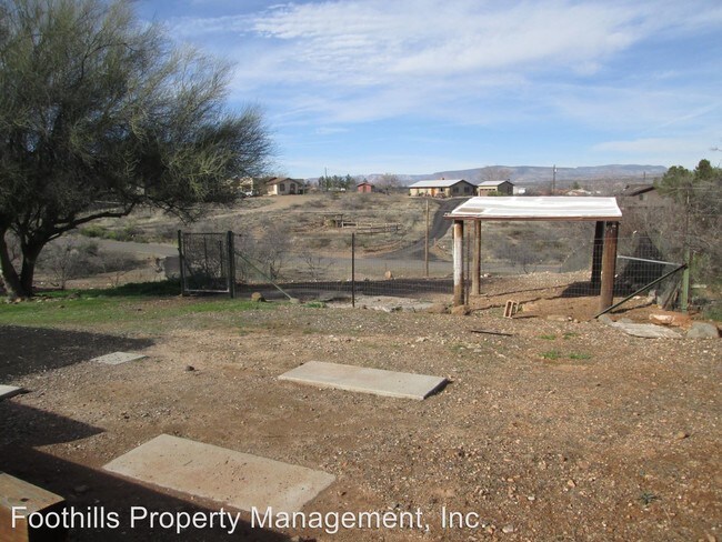 Building Photo - 3 br, 2 bath House - 915 E. Date Street