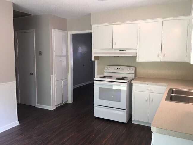 Foto del edificio - LINWOOD- section 8 approved