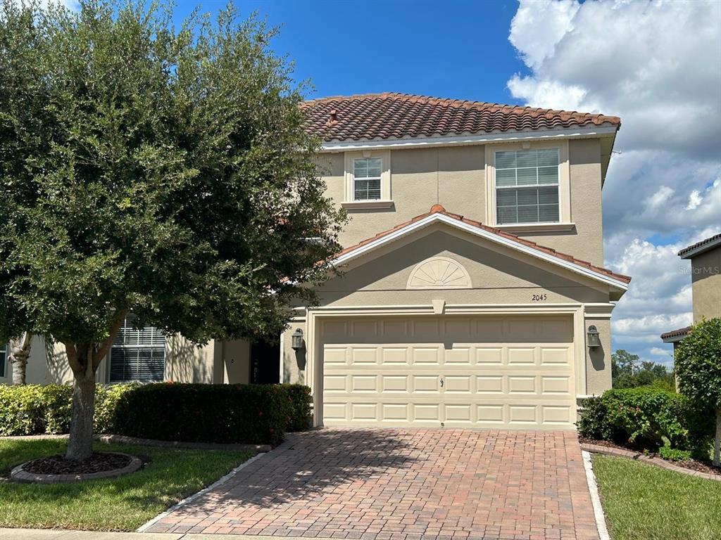 Foto principal - 2045 Lakeside Ave