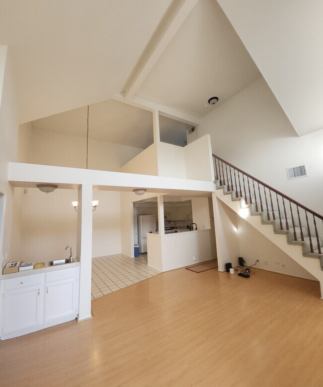 Foto del edificio - 5420 Sylmar Ave