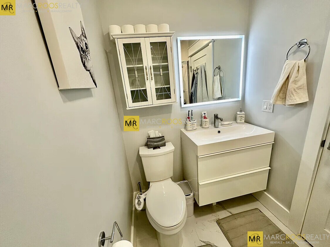 Foto principal - 326 Chelsea St