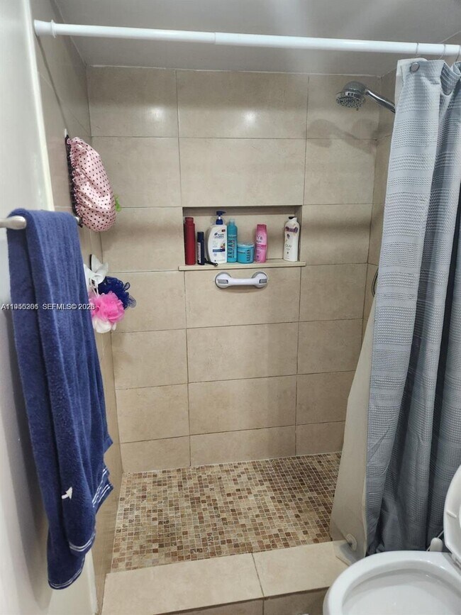 Building Photo - 8500 SW 133rd Avenue Rd