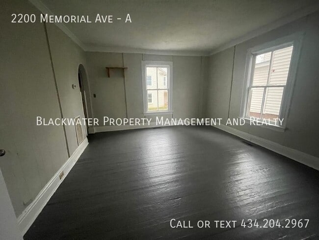 Building Photo - 2200 Memorial Ave