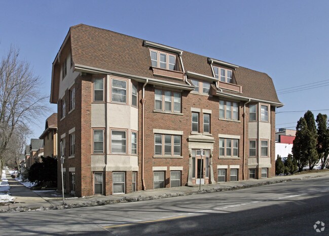 Foto del edificio - 1704 E Locust Apartments