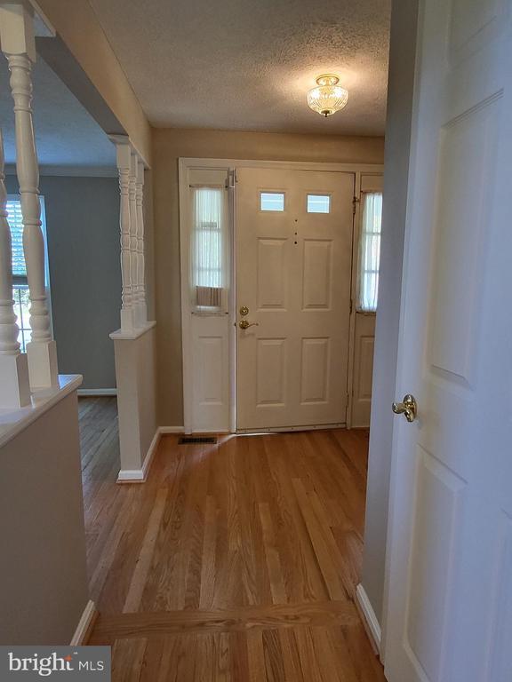 Primary Photo - 805 Cattail Ln NE