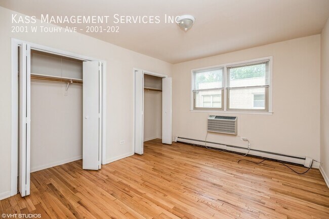 Building Photo - 2001 W Touhy Ave