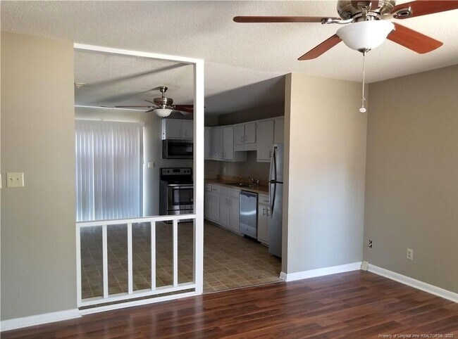 Building Photo - 1305 Ireland Dr