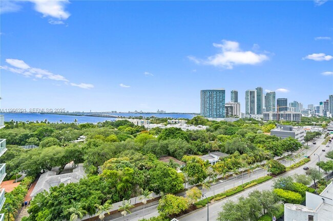 Foto del edificio - 4250 Biscayne Blvd
