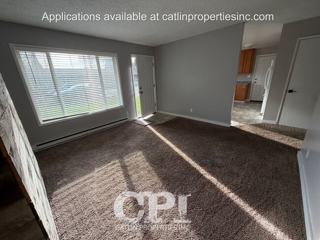 Building Photo - 131 Dillon Dr. Unit B- Kelso, WA